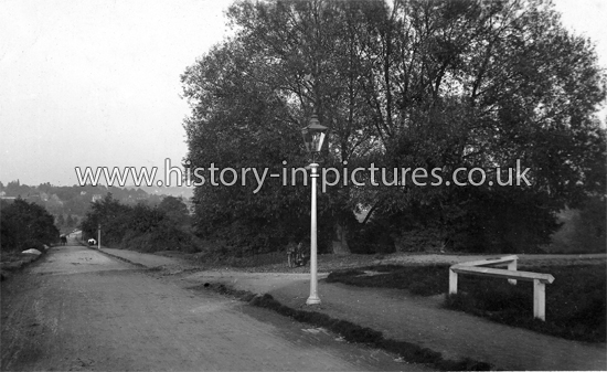 High Road, Buckhurst Hill, Essex. c.1913.